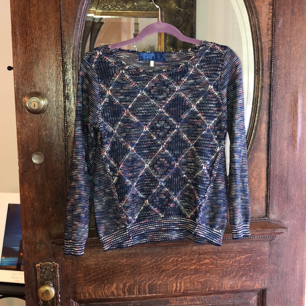 Lightweight cropped sweater